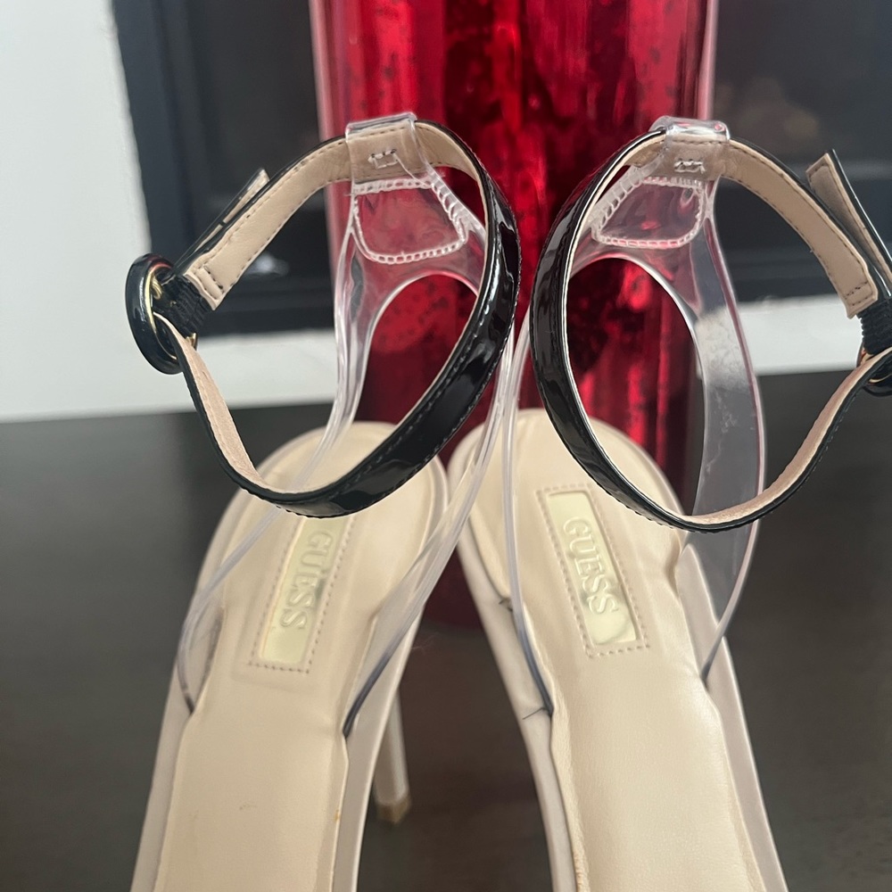 Guess - Picture 2 of 6